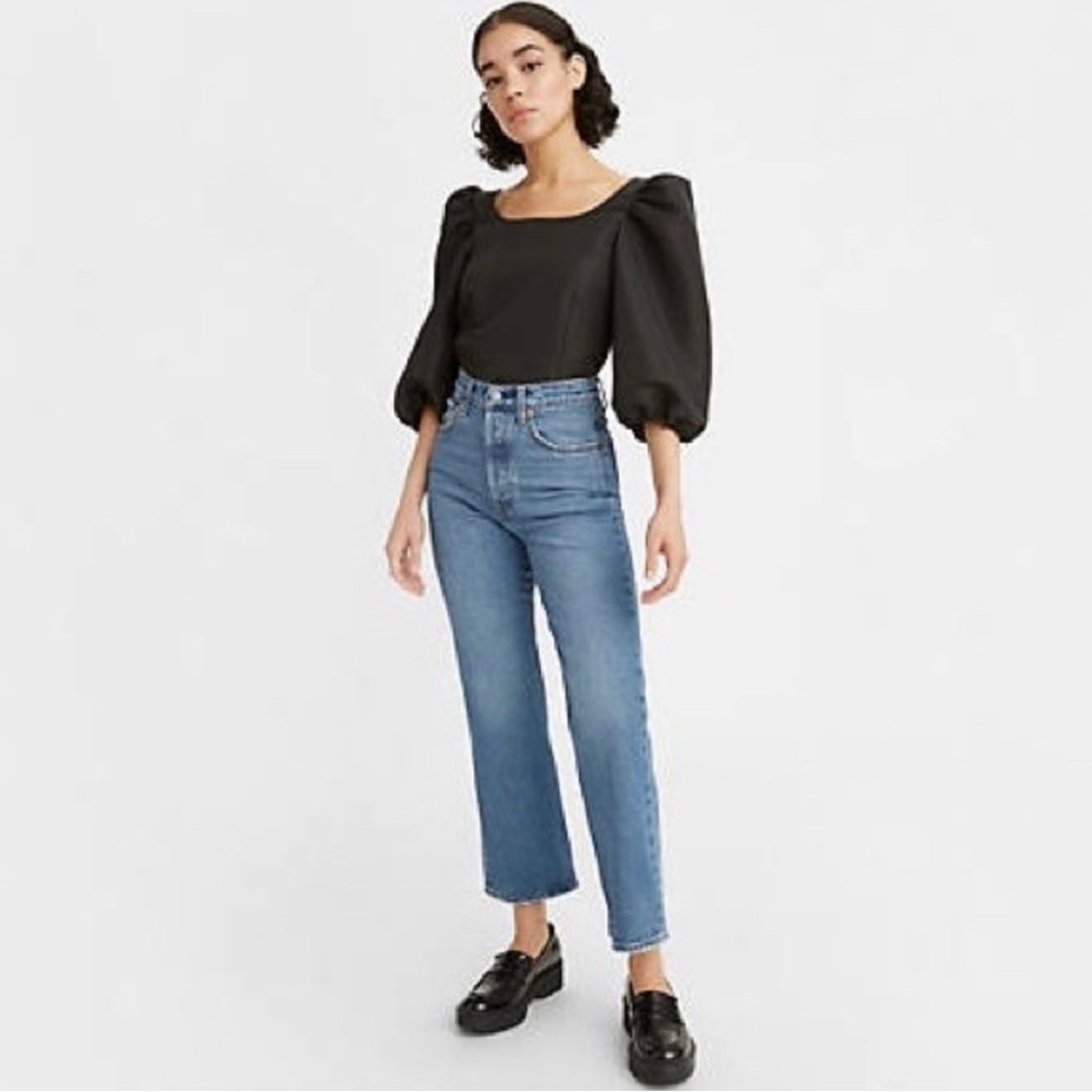 Levi’s Ribcage Crop Flares. Great condition. Bought in 2019, worn a few times.